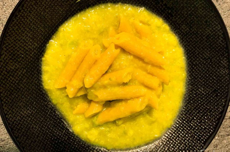 Pasta risottata zucchine e curcuma Bimby - Ricetta